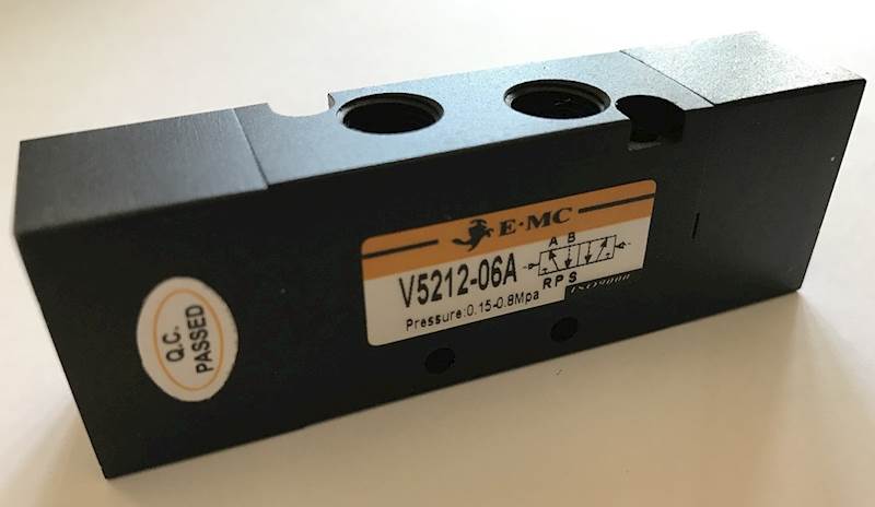 EMC V5212-06A ELEKTROZAWÓR PIĘCIODROGOWY 5/2 1/8" 