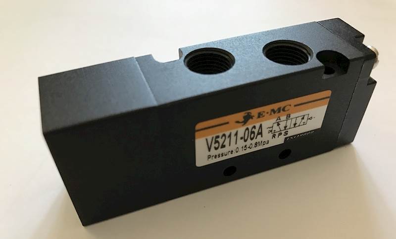 EMC V5211-06A ELEKTROZAWÓR PIĘCIODROGOWY 5/2 1/8"