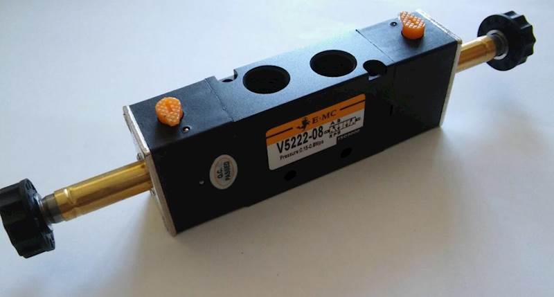EMC V5222-08 ELEKTROZAWÓR PIĘCIODROGOWY 5/2 1/4"