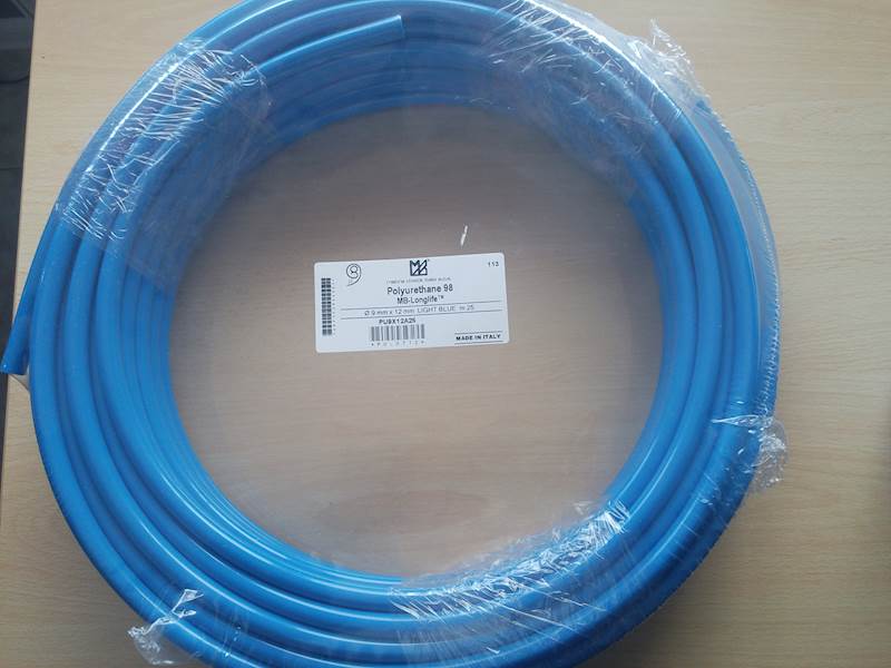 PRZEWÓD PU98 9X12 NIEBIESKI ROLKA 25m